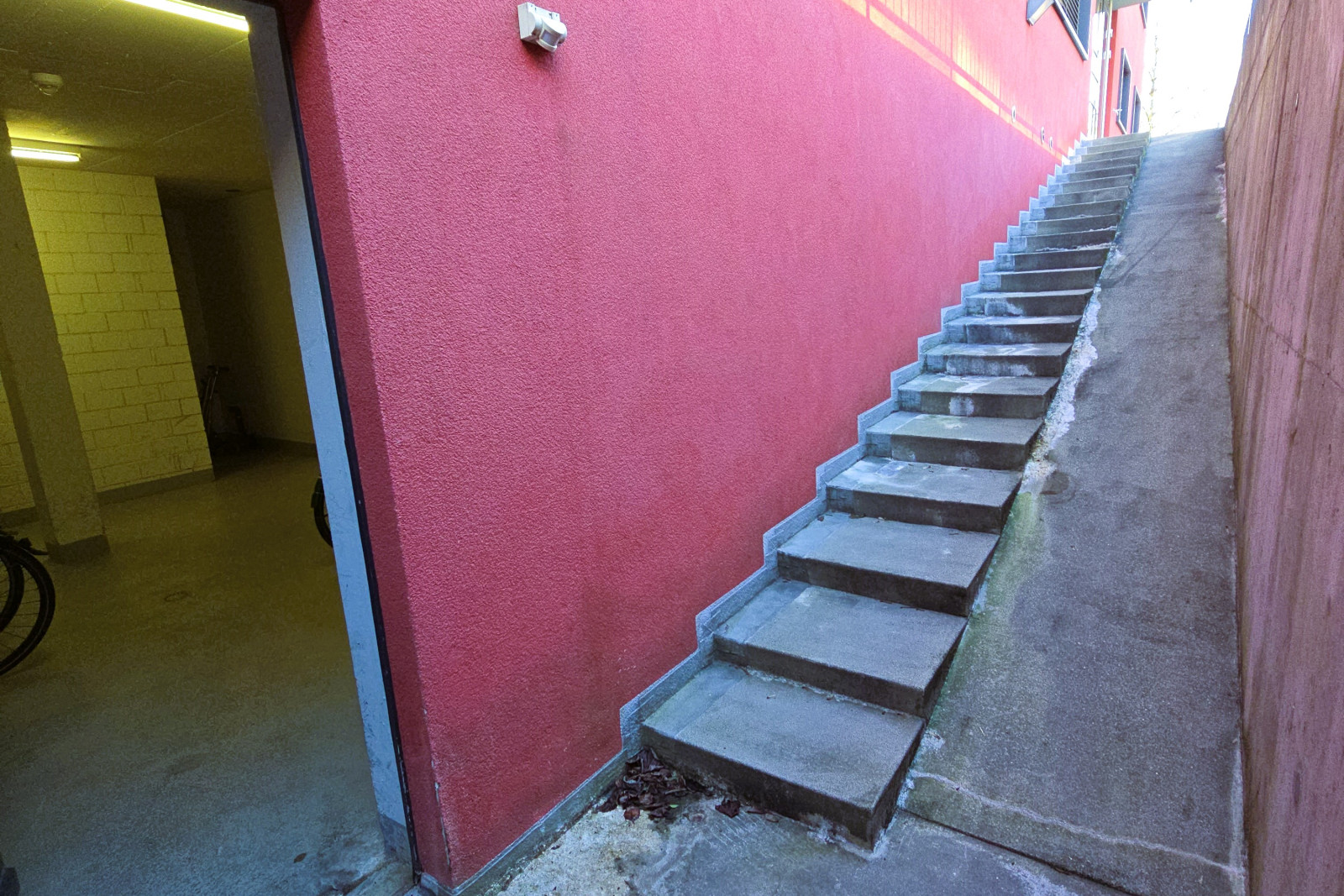 Zugang über Aussentreppe