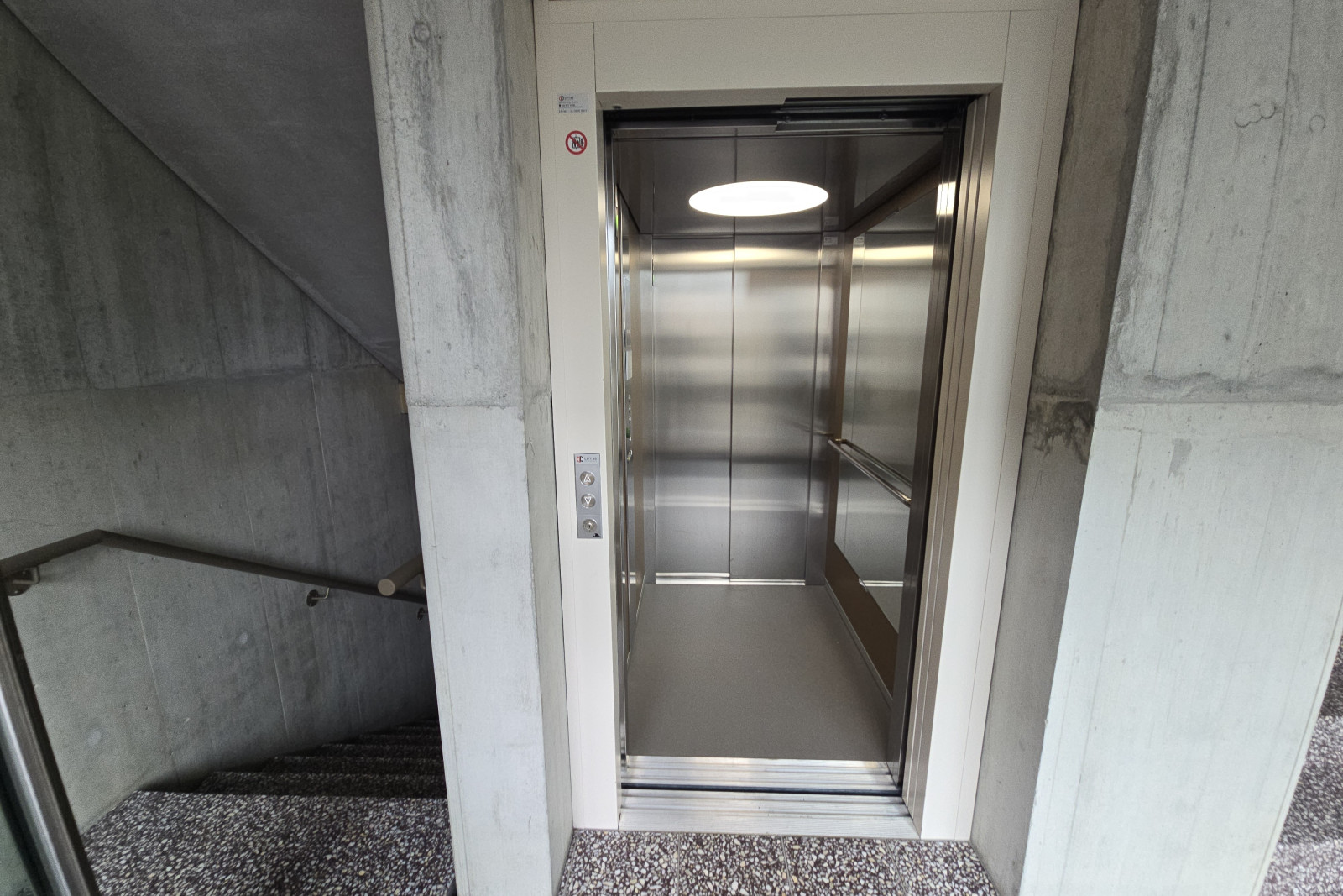 Lift mit Treppe Haus 35